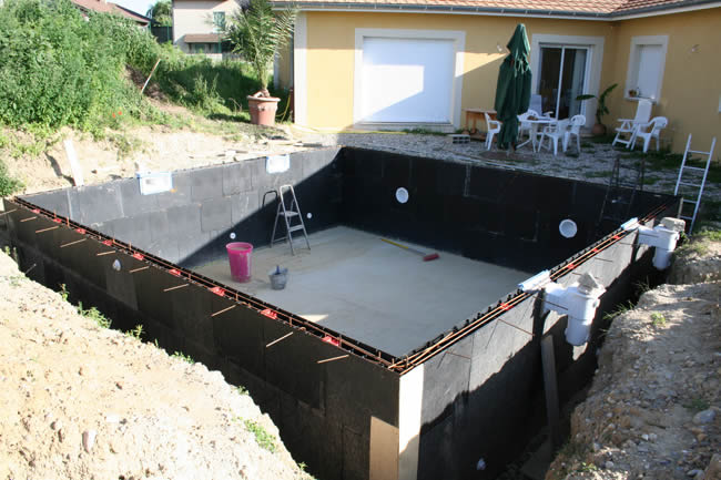 La structure du kit piscine solidpool à été monté 